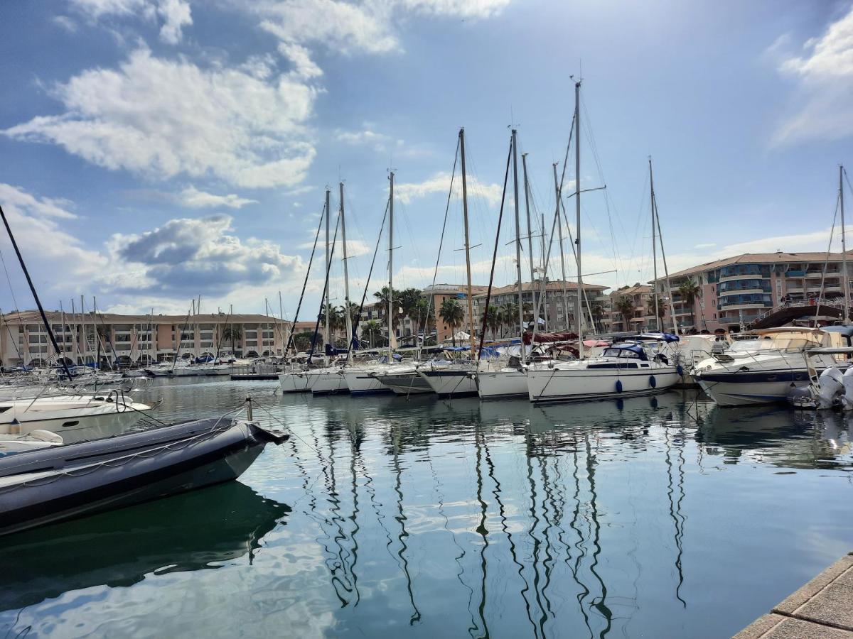 Coeur Marina Climatise Terrasse Parking Lägenhet Fréjus Exteriör bild