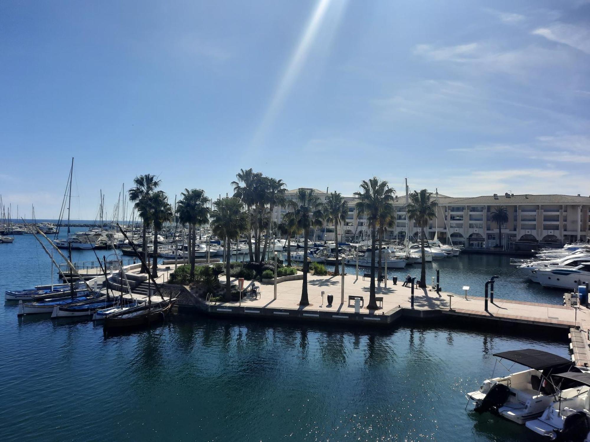 Coeur Marina Climatise Terrasse Parking Lägenhet Fréjus Exteriör bild